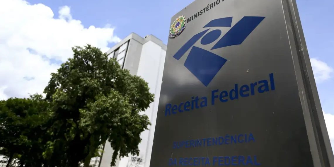 Brasil - Receita Federal desmente fake news sobre pagamento de aluguel