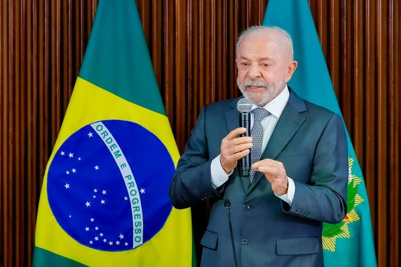 Lula sanciona lei que garante renovação automática da CNH