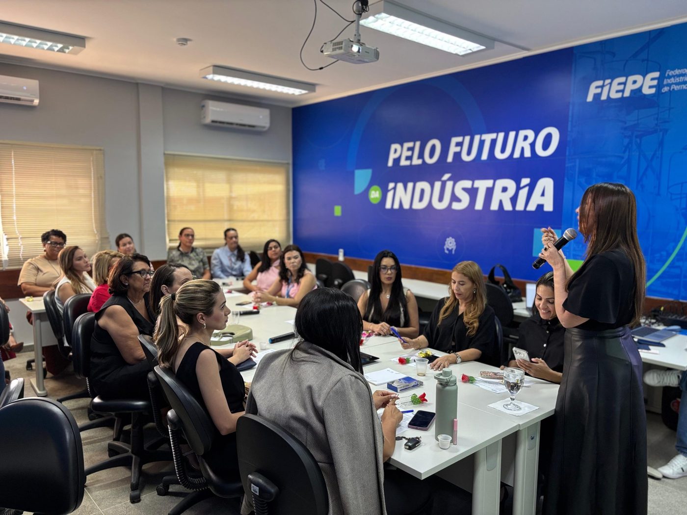 A FIEPE do Araripe realizou nesta quarta, 18, um encontro com mulheres empreendedoras