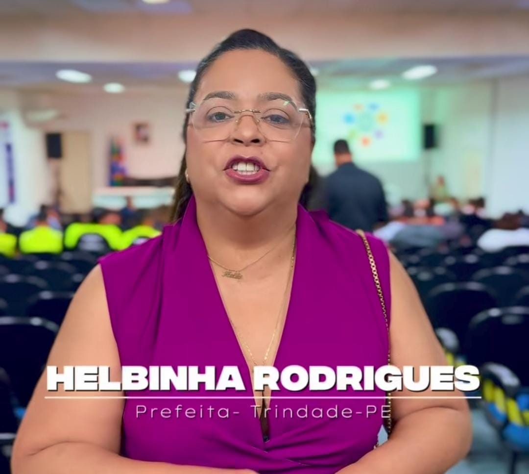 A prefeita Helbinha Rodrigues participou de uma reunião estratégica na AMUPE