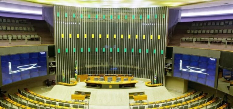 Câmara aprova projeto que impede cobrança automática em benefícios do INSS