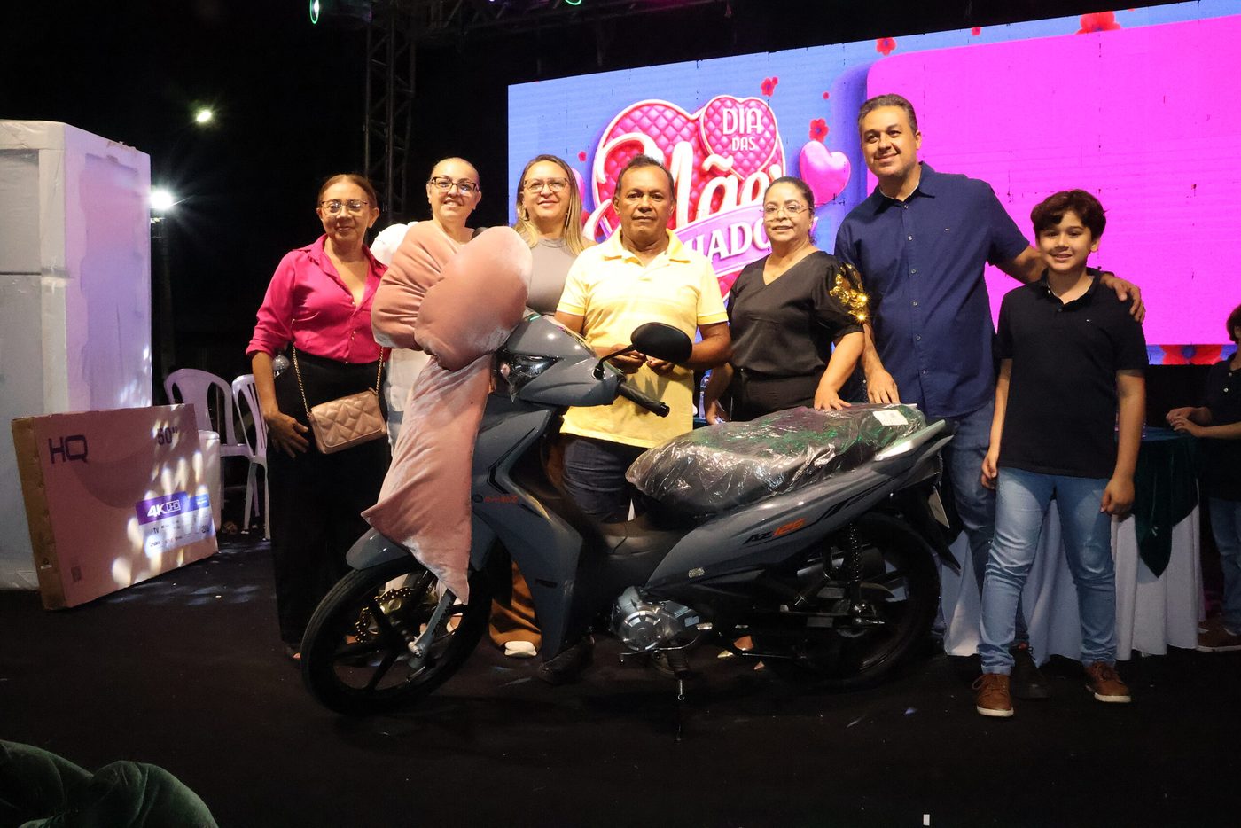 Dia das Mães Premiado reúne multidão e celebra as mães da Rede Municipal em grande estilo