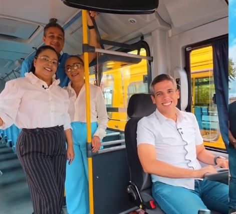 Entrega de dois ônibus escolares articulados reforça educação em Trindade (PE)