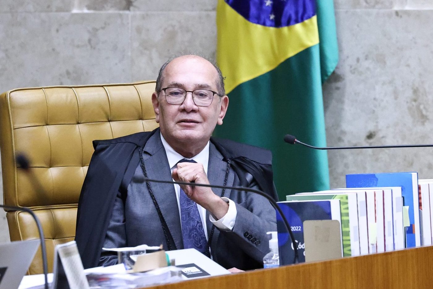 Gilmar Mendes Confronta Parlamentares em Sessão Histórica do STF e Acusa Congresso de "Crime" em Vazamentos Íntimos