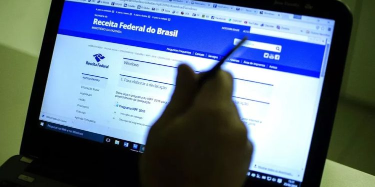 Imposto de Renda 2026: Aposentados e a Dúvida que Não Tem Idade