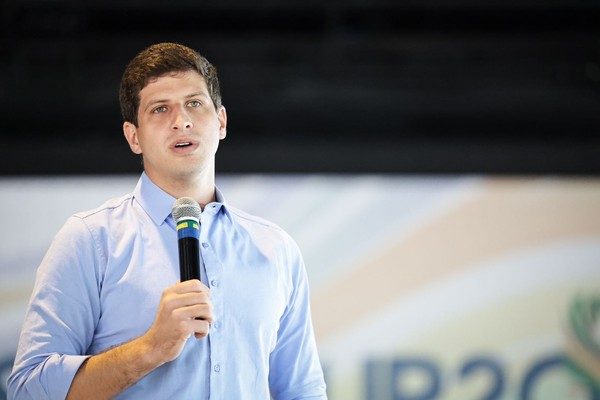 João Campos: Desempenho e Rumos Políticos em Pernambuco