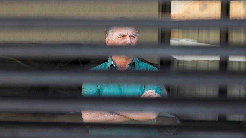 Lei obriga Bolsonaro a cumprir pena em quartel