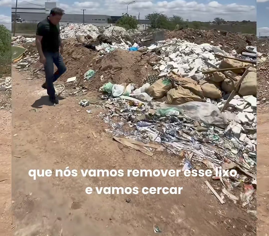 Lixão em Frente à Faculdade de Medicina de Araripina: Vergonha Local? Prefeito Promete Fim do entulho