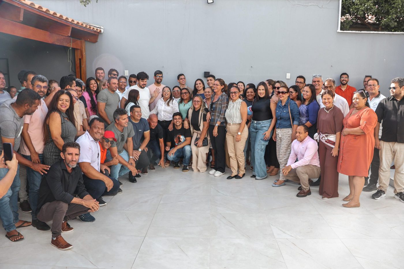 Prefeita Helbe Rodrigues recebe deputado federal Fernando Filho e visita obras da Escola Alice Lins