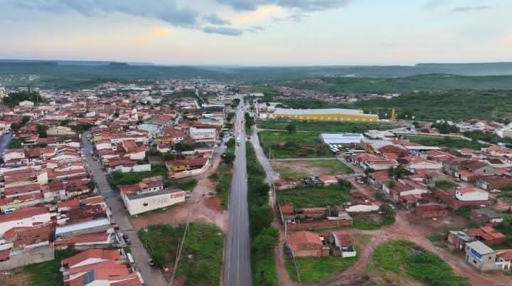 Prefeito Evilásio Mateus acompanha equipe da empresa que vai fazer a duplicação do trecho na BR-316 em Araripina