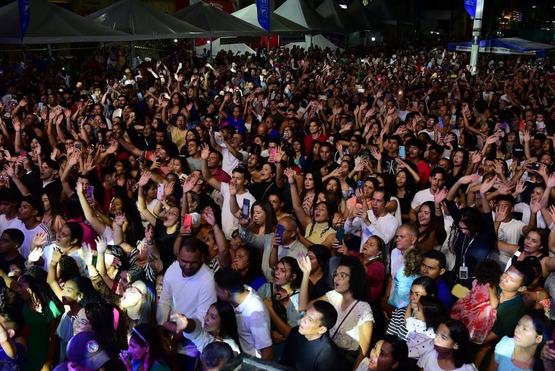 Trindade celebra 62 anos de emancipação com culto evangélico emocionante e show de Anderson Freire na Avenida Central