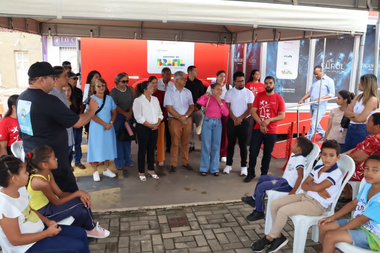 Trindade recebe a Carreta do Farol Viajante com a experiência imersiva “OCEANVS”